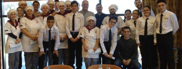 El Ayuntamiento de Casares ofrece 5 becas de cocina - Hostelería El Ayuntamiento de Casares ofrece 5 becas de cocina - Hostelería