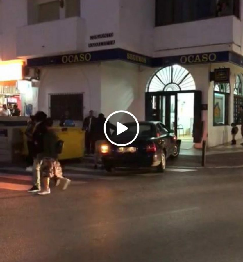"Está loco" gritan en Estepona a un vehículo que circula a alta velocidad - 20200214 113626