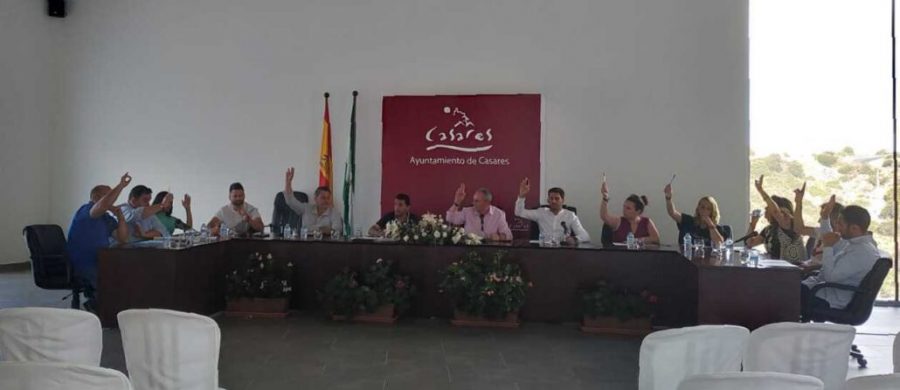 Casares exige a la Junta de Andalucía la deuda de 752.854 euros para emplearlo en servicios municipales - pleno 1030x446 1 Casares exige a la Junta de Andalucía la deuda de 752.854 euros para emplearlo en servicios municipales - pleno 1030x446 1