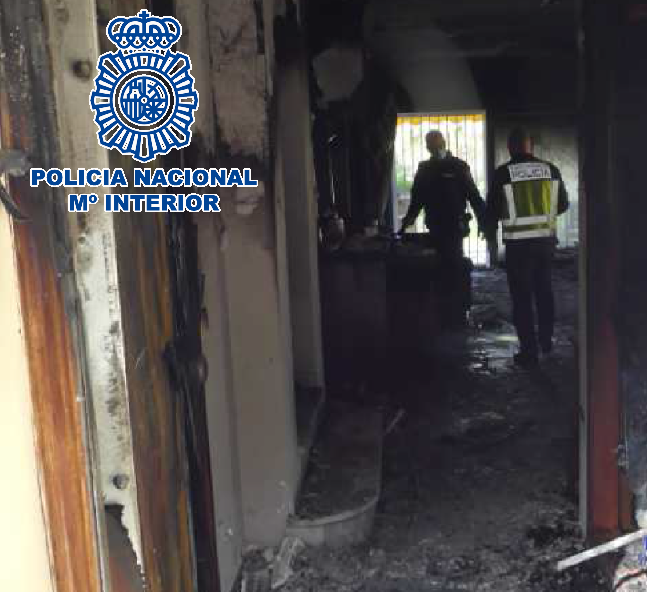 La Policía Nacional acude en auxilio de una familia por un incendio y localiza una habitación de marihuana en Estepona - 20200407 suministro Estepona Foto 1 La Policía Nacional acude en auxilio de una familia por un incendio y localiza una habitación de marihuana en Estepona - 20200407 suministro Estepona Foto 1