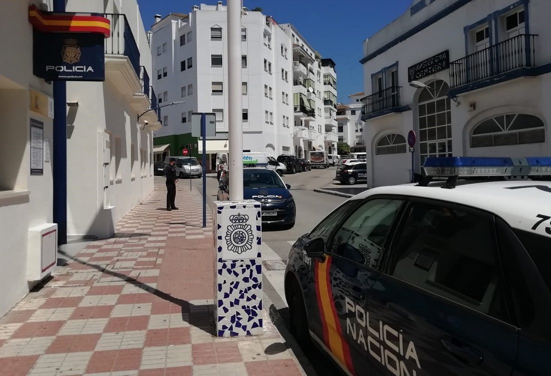 Detenido en Estepona el cuidador de un septuagenario al que despojó de su vivienda y estafó 30.000 euros - 20200411 foto Estepona Detenido en Estepona el cuidador de un septuagenario al que despojó de su vivienda y estafó 30.000 euros - 20200411 foto Estepona