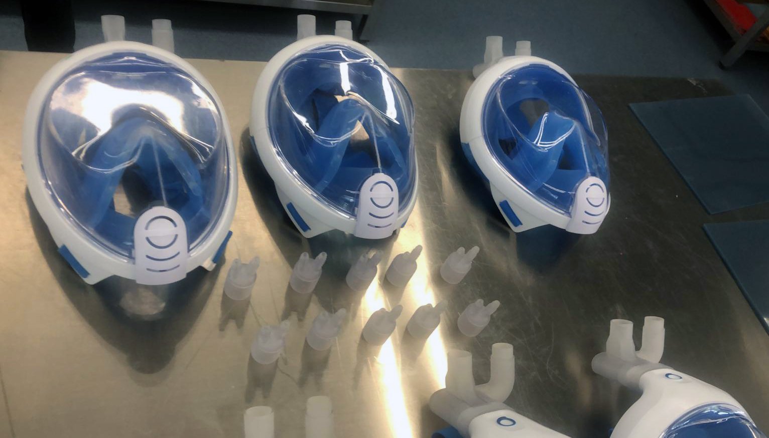 El Ayuntamiento entrega 130 máscaras de buceo para que sean adaptadas como respiradores - máscaras adaptadas El Ayuntamiento entrega 130 máscaras de buceo para que sean adaptadas como respiradores - máscaras adaptadas