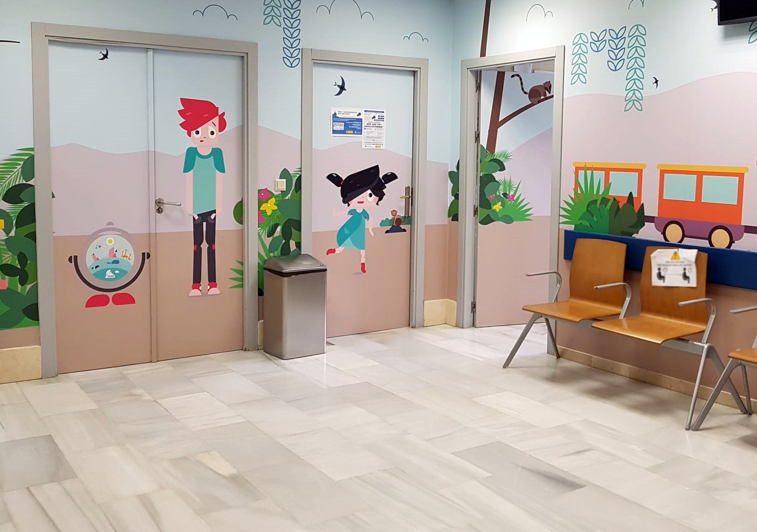 "Es importante que los padres mantengan puntualmente las citas de vacunación desde los 2 a los 15 meses" - sala de espera pediatria quironsalud marbella "Es importante que los padres mantengan puntualmente las citas de vacunación desde los 2 a los 15 meses" - sala de espera pediatria quironsalud marbella