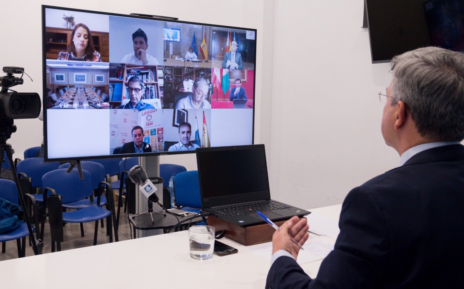 El alcalde de Estepona critica que el Gobierno no ofrece una estrategia para la recuperación económica - videoconferencia FEMP ministros El alcalde de Estepona critica que el Gobierno no ofrece una estrategia para la recuperación económica - videoconferencia FEMP ministros