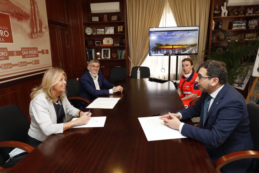 Marbella contará con una nueva base asistencial del 061 - EPEs Marbella Firma del convenio en la Tenencia de Alcaldía de San Pedro Alcántara.