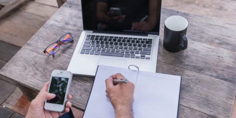 Algunas empresas deciden ampliar el Teletrabajo durante el resto del año - Trabajo desde casa 800x400 1 vista