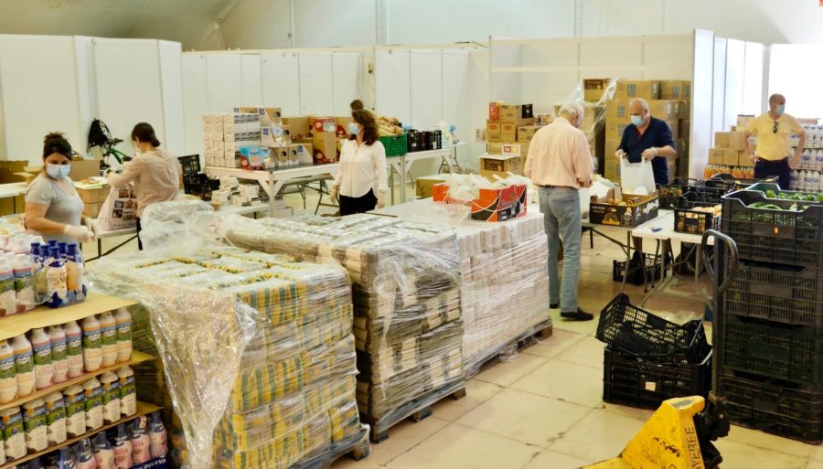 Estepona participa en el programa 'Tarjetas Monedero' para ayudar a las familias más vulnerables - reparto comida Estepona participa en el programa 'Tarjetas Monedero' para ayudar a las familias más vulnerables - reparto comida