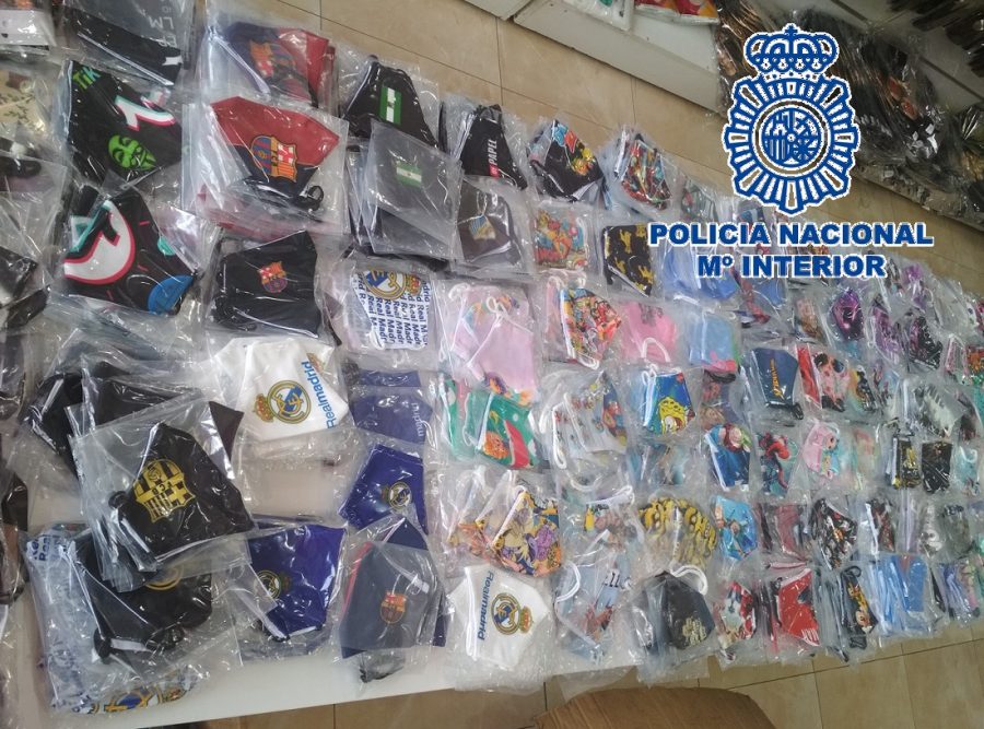 La Policía interviene en Málaga 11.261 mascarillas "de marca" falsificadas y preparadas para su venta - 20201007 foto mascarillas Mascarillas falsificadas intervenidas por la Policía Nacional.