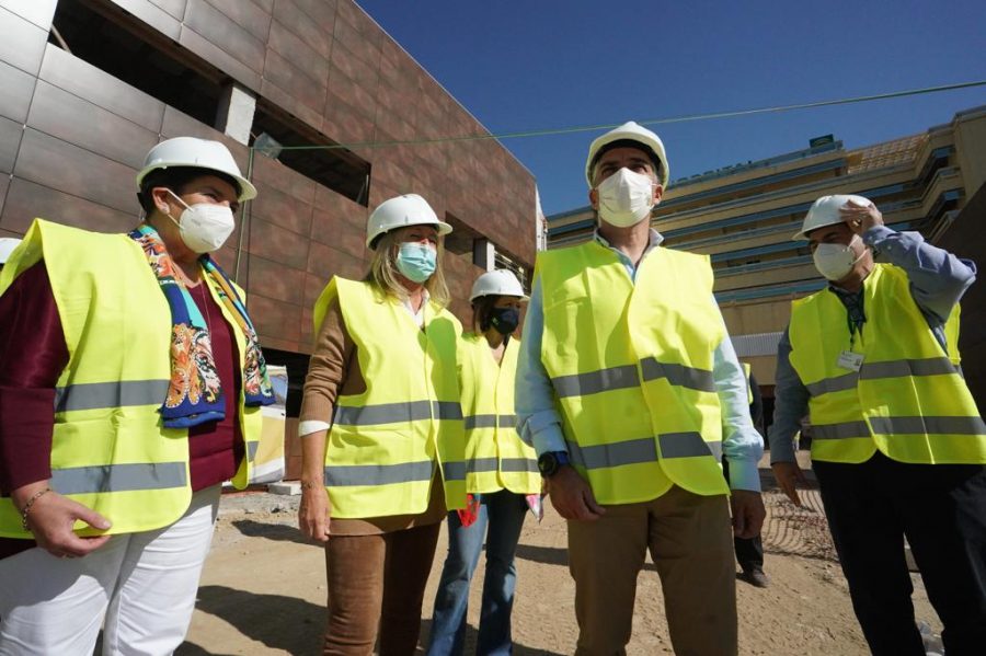 El Gobierno andaluz activa la ampliación del Hospital Costa del Sol, con una inversión de 75 millones de euros - visita obras HCS consejeropresidencia elíasbendodo