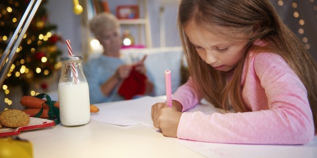 El lunes se conocerá el fallo del jurado del concurso de relatos y cuentos cortos navideños - Niña Manilva