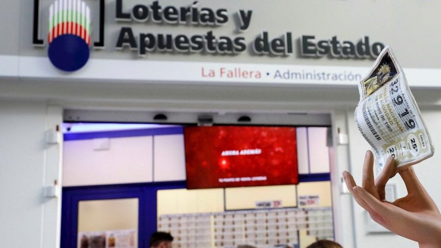 Los loteros amenazan con cerrar los días 22, 23 y 24, lo que impediría cobrar los premios de Navidad - decimos Loterías y Apuestas del Estado.