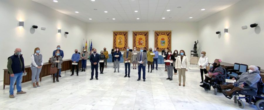 El Ayuntamiento de Estepona reparte 180.000 euros entre los colectivos sociales - entrega subvenciones El Ayuntamiento de Estepona reparte 180.000 euros entre los colectivos sociales - entrega subvenciones