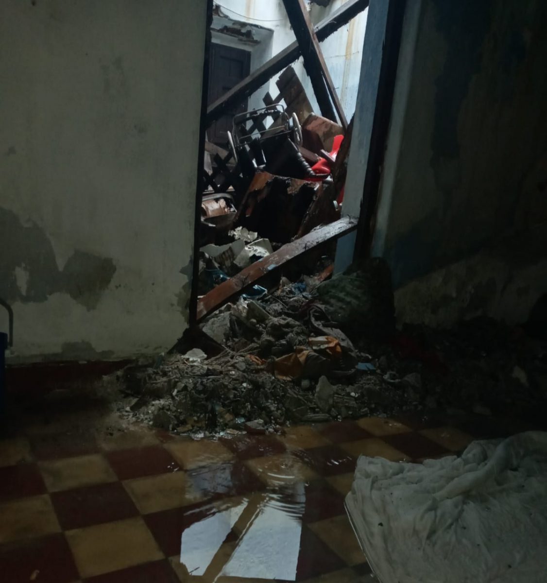 Vecinos de Estepona denuncian que no haya un albergue donde los sintecho puedan refugiarse del temporal - 20210108 202859 Vecinos de Estepona denuncian que no haya un albergue donde los sintecho puedan refugiarse del temporal - 20210108 202859