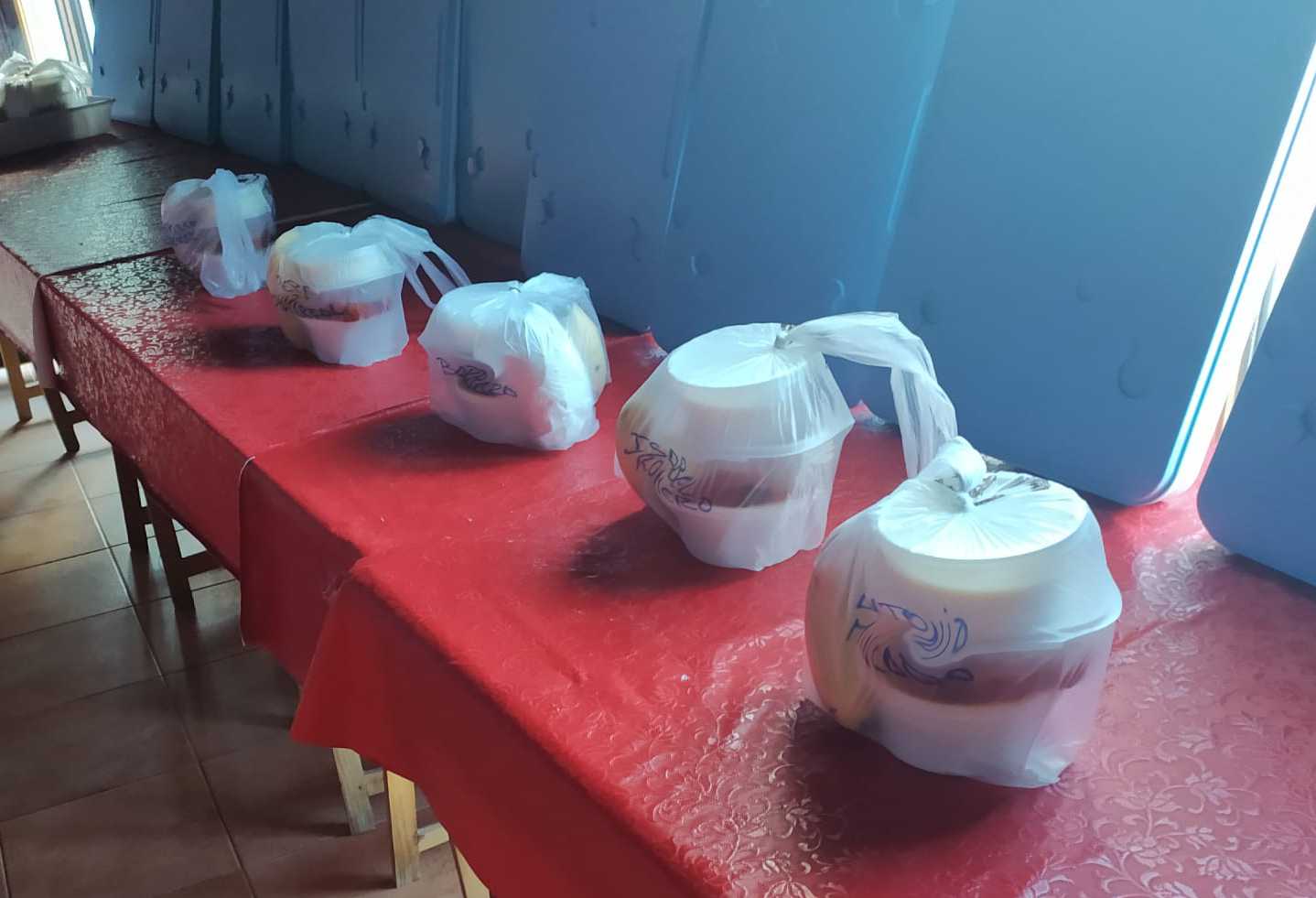 El comedor social de Casares usa recipientes desechables para evitar el contacto con los usuarios - 145743062 2921020428180212 5051910067610414833 o El comedor social de Casares usa recipientes desechables para evitar el contacto con los usuarios - 145743062 2921020428180212 5051910067610414833 o