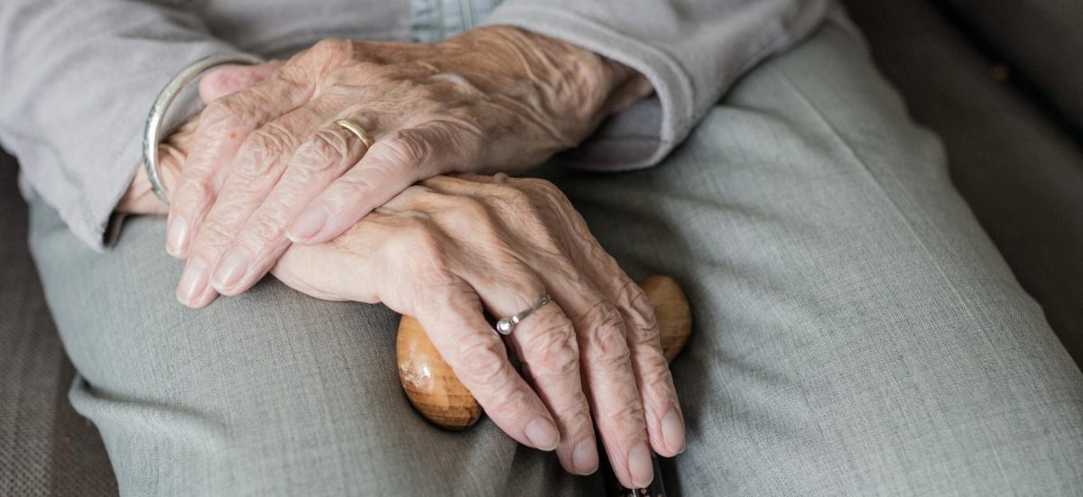 Máximo histórico en la provincia de personas atendidas en dependencia - hand 3666974 1920 0 Máximo histórico en la provincia de personas atendidas en dependencia - hand 3666974 1920 0