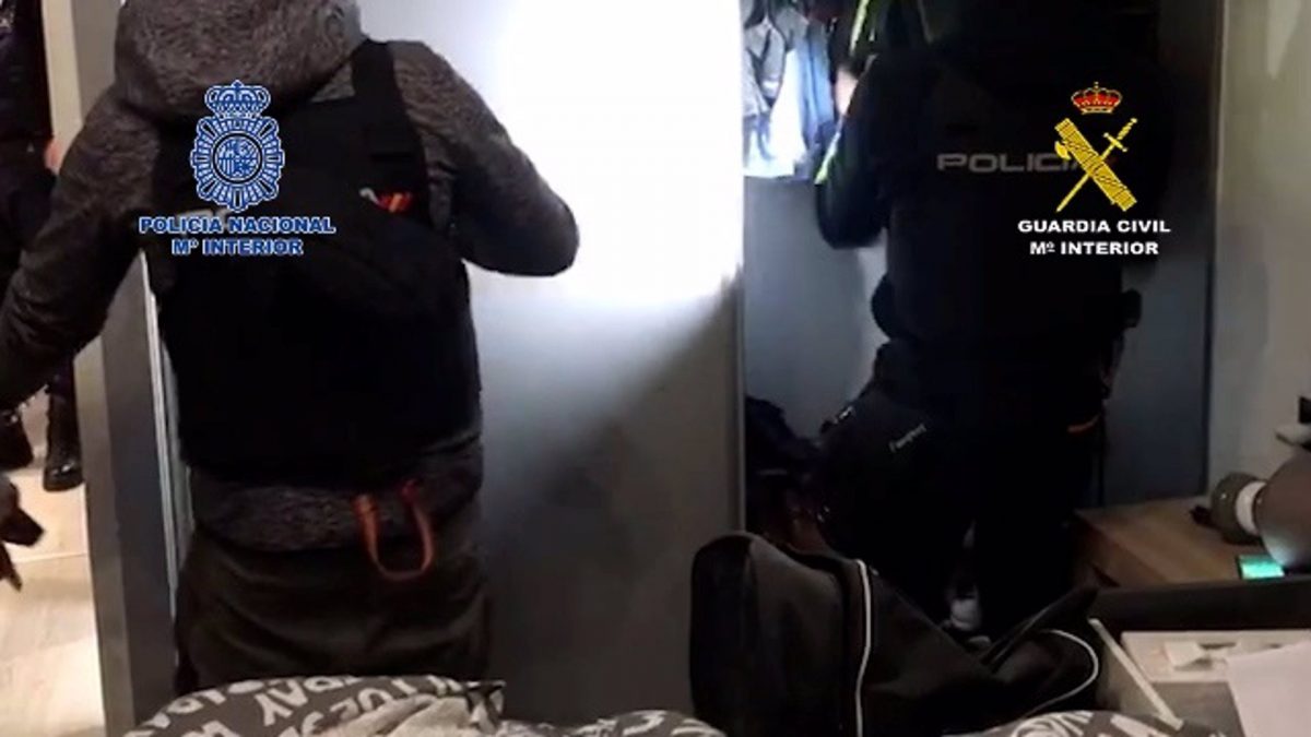 Un conserje de un colegio de Marbella, detenido junto a otras seis personas en una operación antidroga - 2021041111254338760 Un conserje de un colegio de Marbella, detenido junto a otras seis personas en una operación antidroga - 2021041111254338760