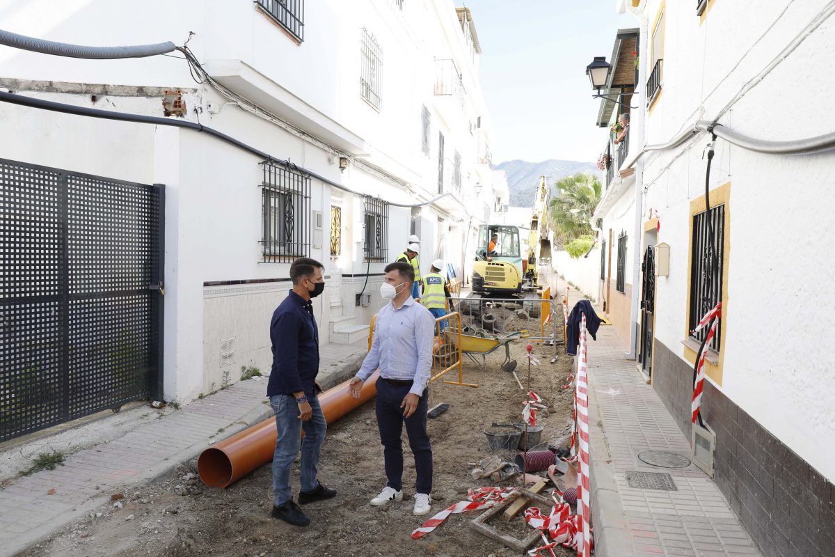 Las obras de saneamiento de la calle Postigo van llegando a su fin y podrían estar listas en julio - MG 2846 Obras en calle Postigo, en Marbella.