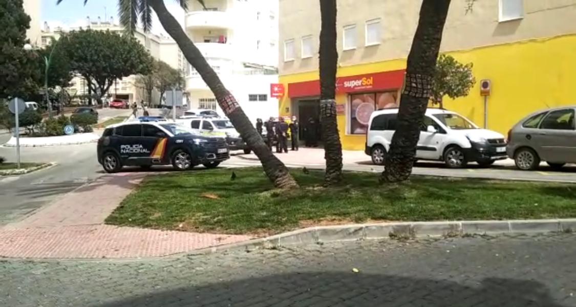 Un tiroteo provoca momentos de tensión en el centro de Estepona - Supersol Estepona Un tiroteo provoca momentos de tensión en el centro de Estepona - Supersol Estepona