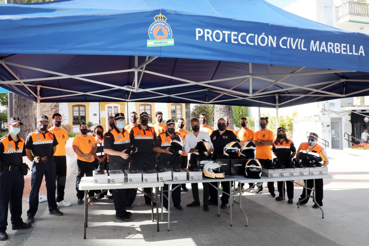 Marbella entrega nuevo material a Protección Civil, que alcanza el centenar de voluntarios - 0H3A7777 Entrega del nuevo material a Protección Civil en Marbella.
