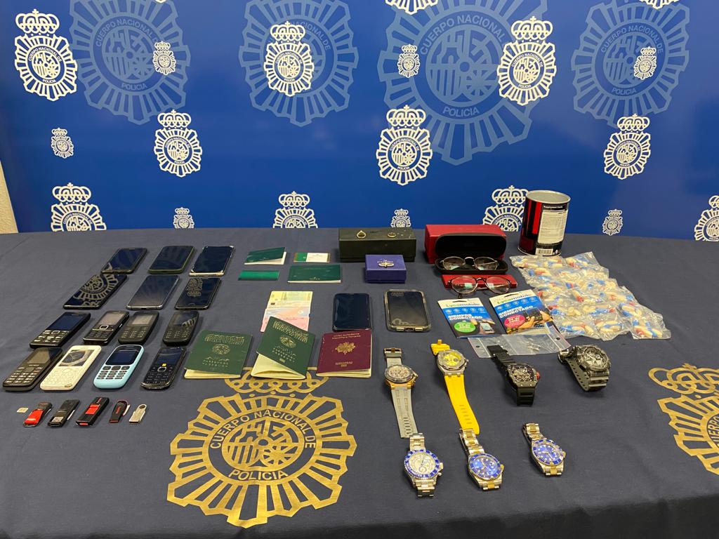 Detenidos dos hombres por robar relojes de alta gama en Puerto Banús - 20210513 relojes firmas foto 2 Detenidos dos hombres por robar relojes de alta gama en Puerto Banús - 20210513 relojes firmas foto 2