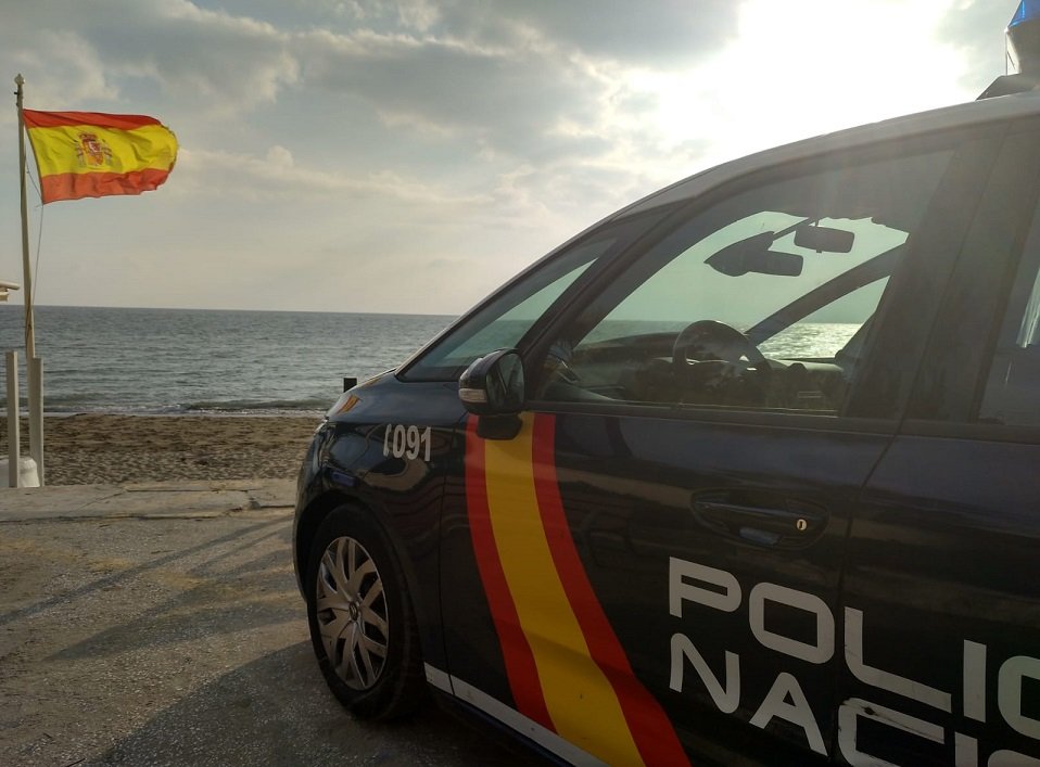 Detenidos tres hombres en Marbella por delitos de tráfico ilegal de personas y drogas - 20210516 Foto Marbella Un coche patrulla de la Policía Nacional de Marbella. Imagen de archivo