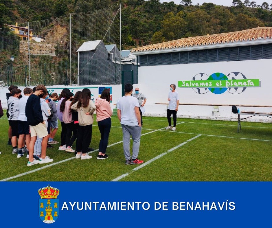 Alumnos de Benahavís colaboran en el mural 'Salvemos el Planeta' - Benahavís