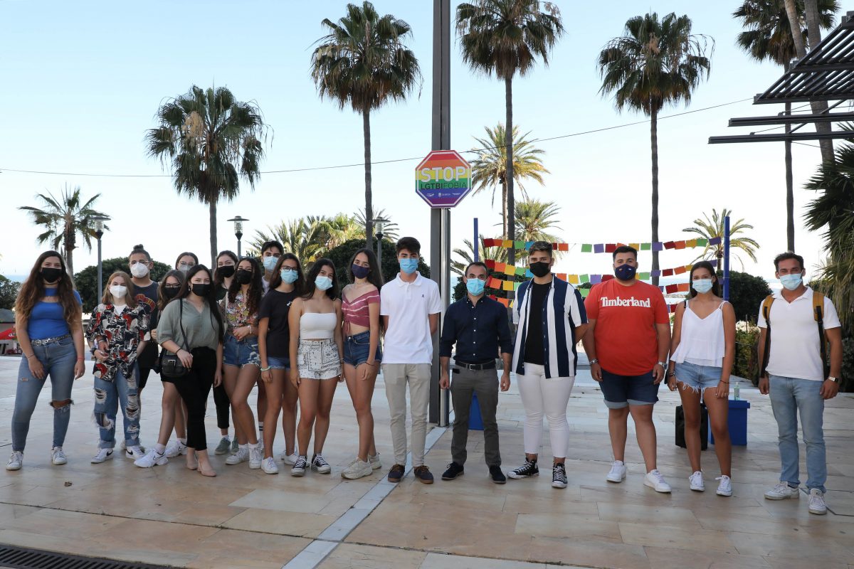'Stop LGTBIfobia', colocado en la avenida del Mar de Marbella en apoyo al colectivo - 0H3A0672 Marbella LGTBI discriminación apoyo