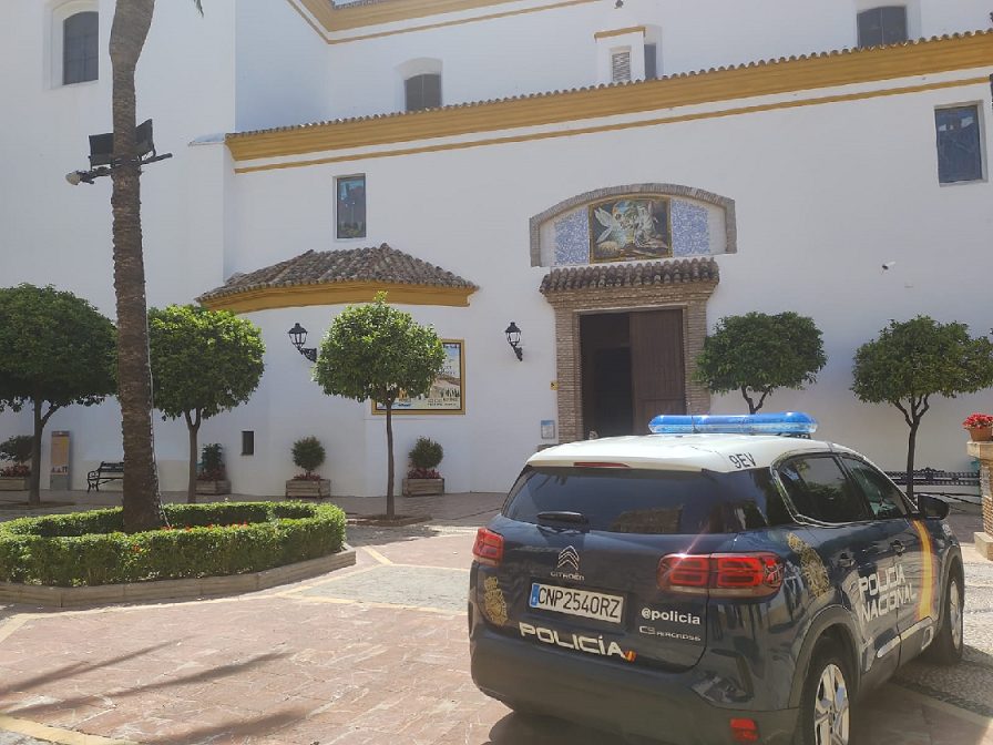 Detenido en Marbella por cortarle un trozo de nariz a un amigo durante una discusión - 20210601 Foto Marbella Imagen de archivo de un vehículo de la Policía nacional en Marbella.