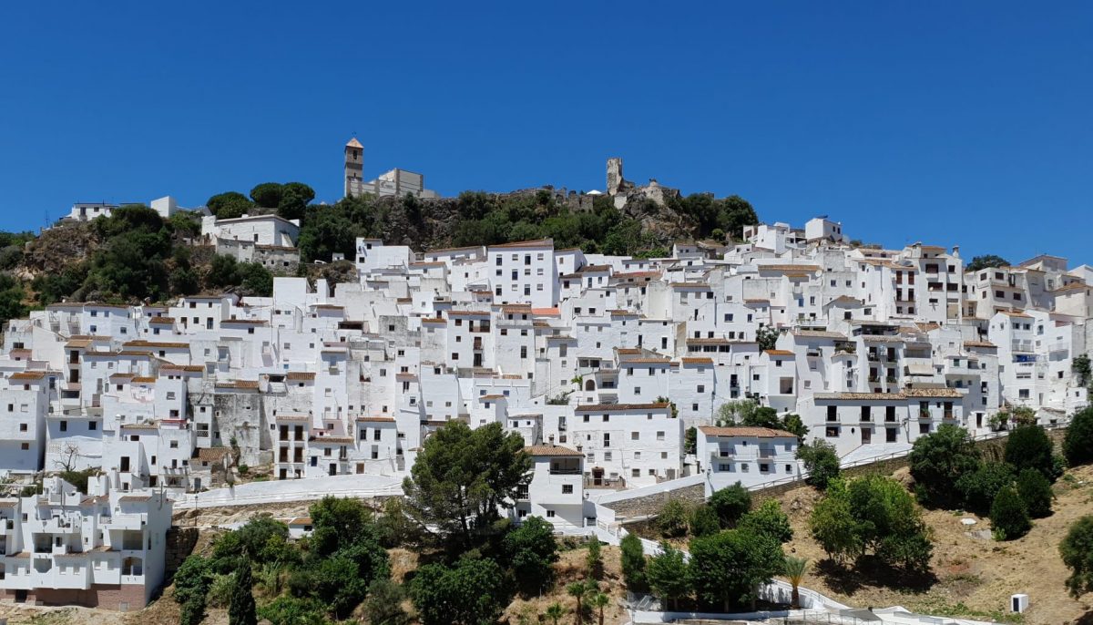 Casares entrega tres subvenciones para rehabilitar las viviendas en el casco histórico - 202778104 3025009411114646 3422410417178026657 n casco histórico Casares casas blancas subvenciones