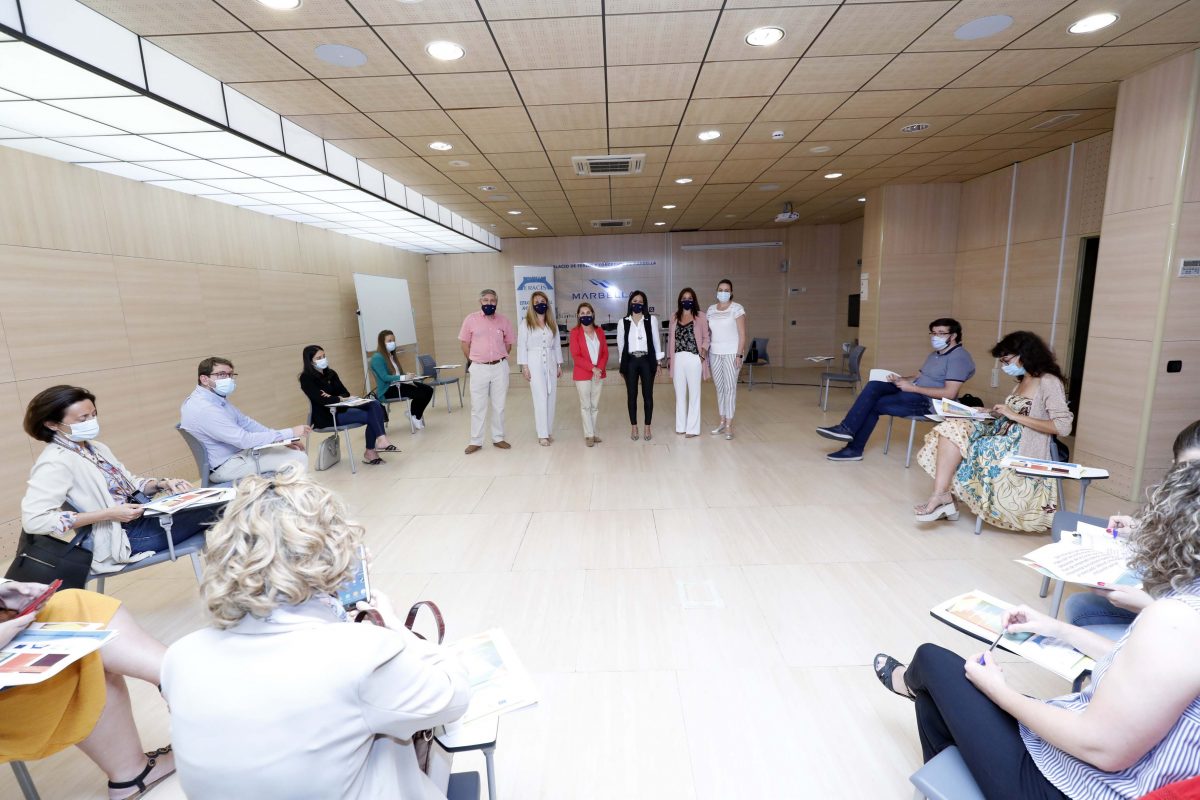 Asociaciones y colectivos de Marbella se unen para mejorar la inserción social y laboral de personas en riesgo de exclusión - MG 1534 Mesa Comunitaria de Empleo y Formación del Programa Eracis.