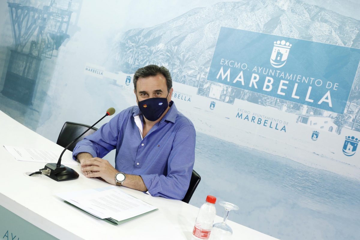 Marbella aprueba el Plan de Dinamización del Comercio para la recuperación del sector local - MG 4133 Concejal Félix Romero