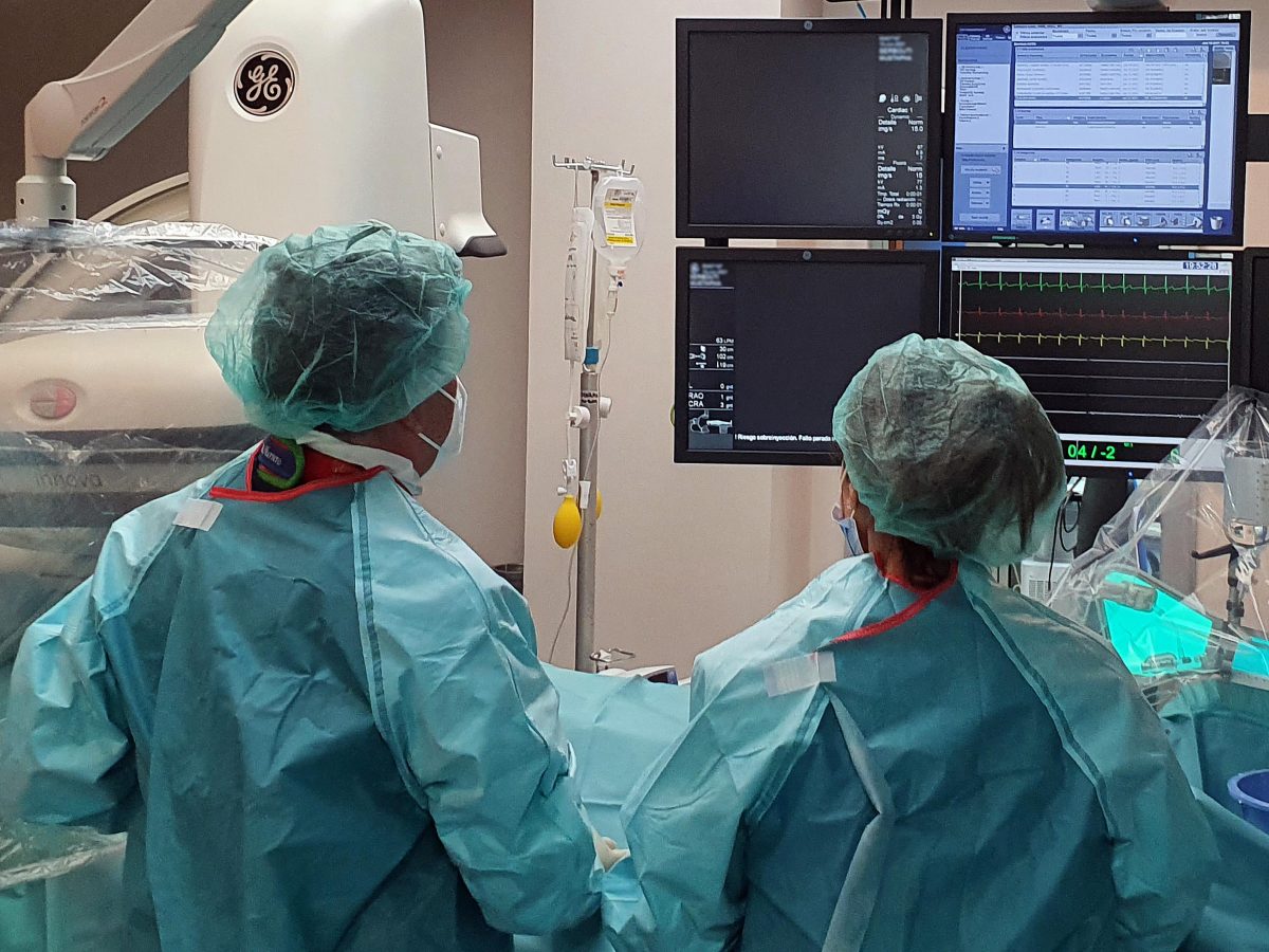 Quirónsalud Marbella incorpora un nuevo tratamiento para la enfermedad coronaria - litroticia coronaria quironsalud marbella quirón Marbella doctores médicos operación medicina