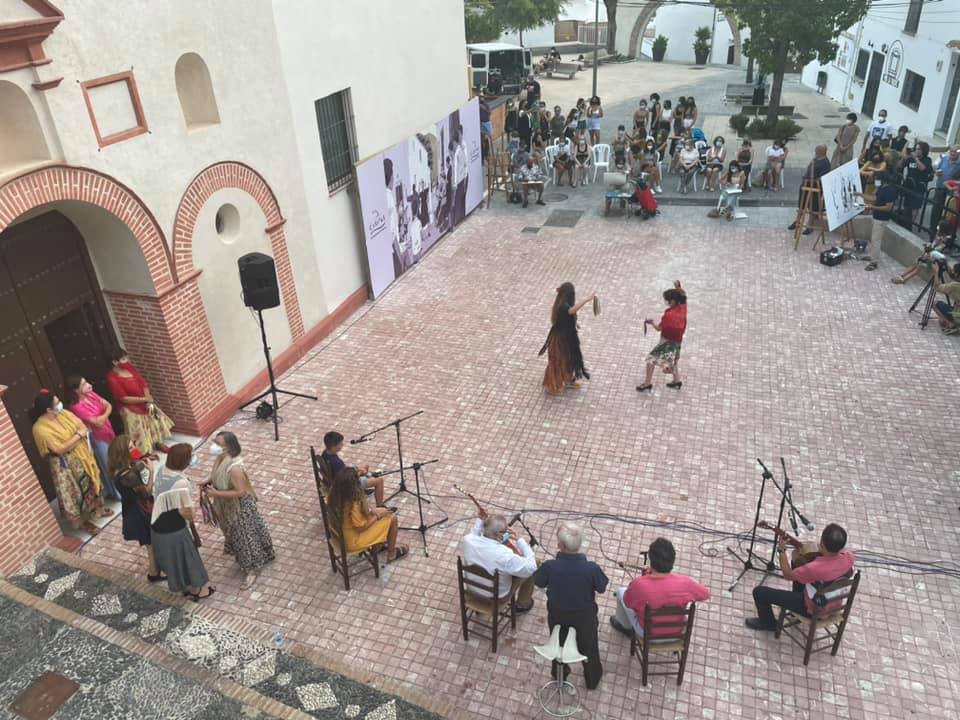 El Fandango de Casares, incluido en el 'Concurso de cantes de Málaga e influencia malagueña' - 218844633 678682110195115 6335342187412835332 n 'Dibujando Fandangos en Casares', en el IV Festival Flamenco Rosa Fina de Casares. / L. CASTRO