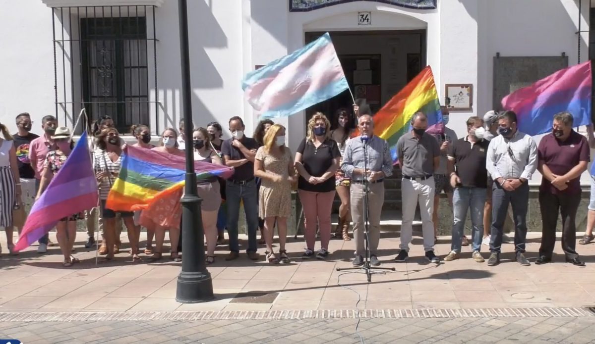 Manilva se une contra la violencia por la muerte de Samuel: "Algo mal estamos haciendo - Captura de pantalla 2021 07 06 a las 18.38.46 Concentración contra la violencia en Manilva por el asesinato de Samuel.