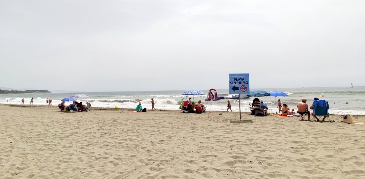 Estepona mantiene por tercer año consecutivo la única ‘Playa sin Humo’ de la Costa del Sol - Foto playa sin humo 1 Playa sin humos, La Rada en Estepona.