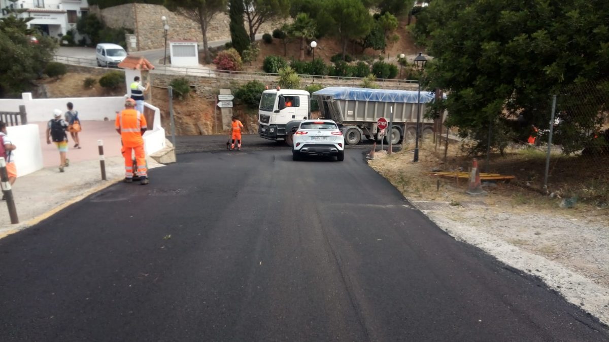 Finalizan las obras de mejora del asfaltado en la entrada del CEIP Blas Infante - Obras CEIP Blas Infante Finalizan las obras de mejora del asfaltado en la entrada del CEIP Blas Infante - Obras CEIP Blas Infante