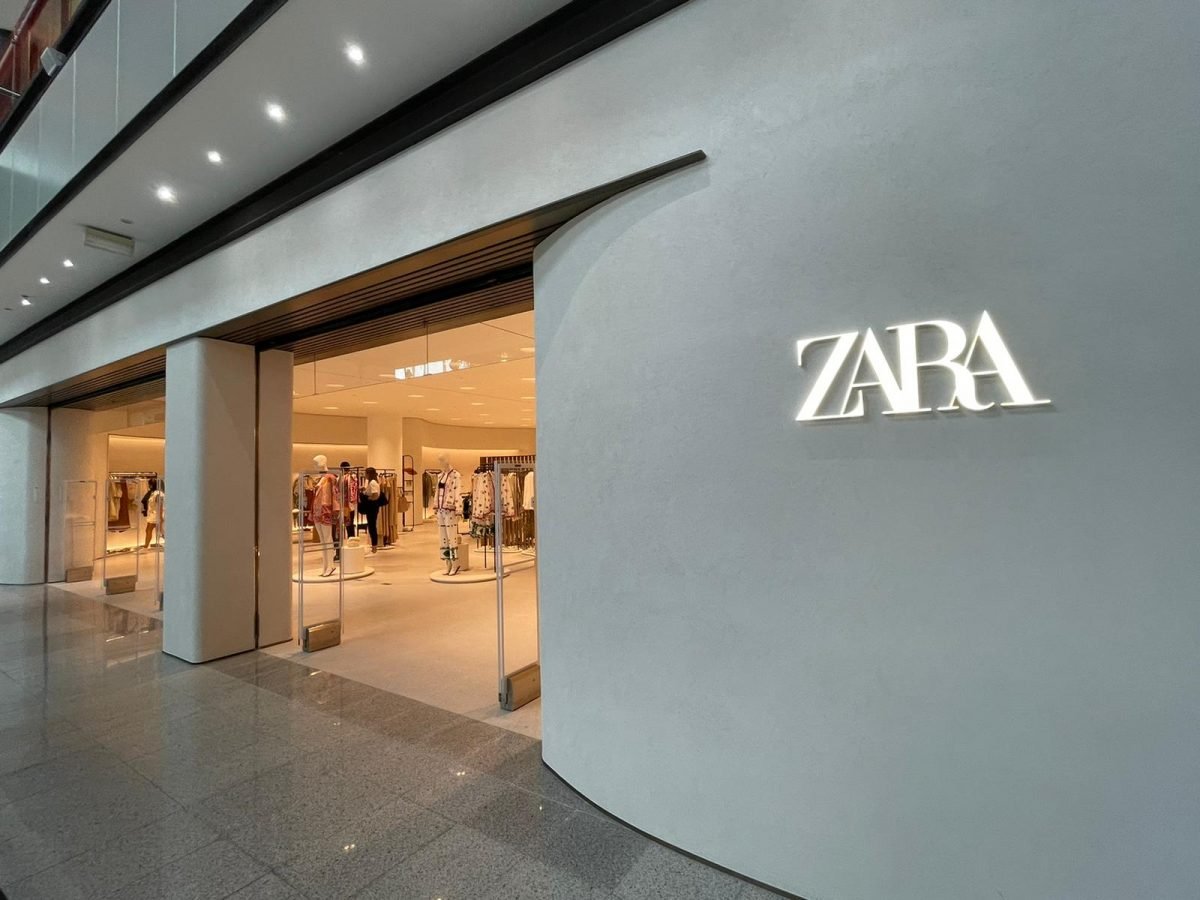 Zara abre sus puertas de nuevo en La Cañada: ahora con dos plantas y 4.000 metros cuadrados - WhatsApp Image 2021 07 09 at 14.03.58 Macías nueva tienda Zara Marbella Inditex