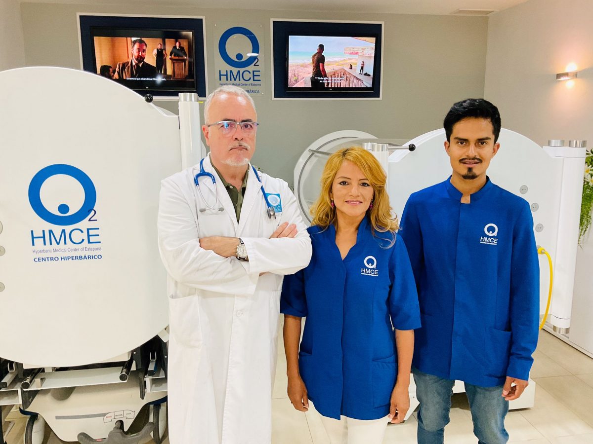 La medicina hiperbárica, 7 años mejorando la calidad de vida de las personas en Estepona - WhatsApp Image 2021 07 21 at 16.27.00 Equipo de la Clínica de Medicina Hiperbárica de Estepona.