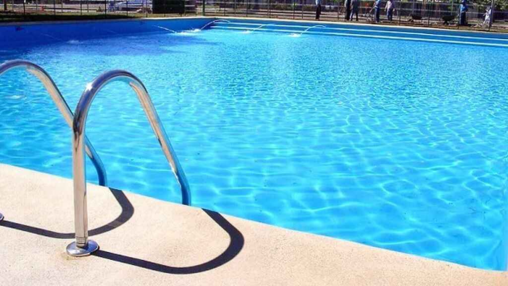 Muere el niño de dos años que fue encontrado en estado crítico en una piscina de Estepona - piscinas comunidad de madrid Piscina. Archivo