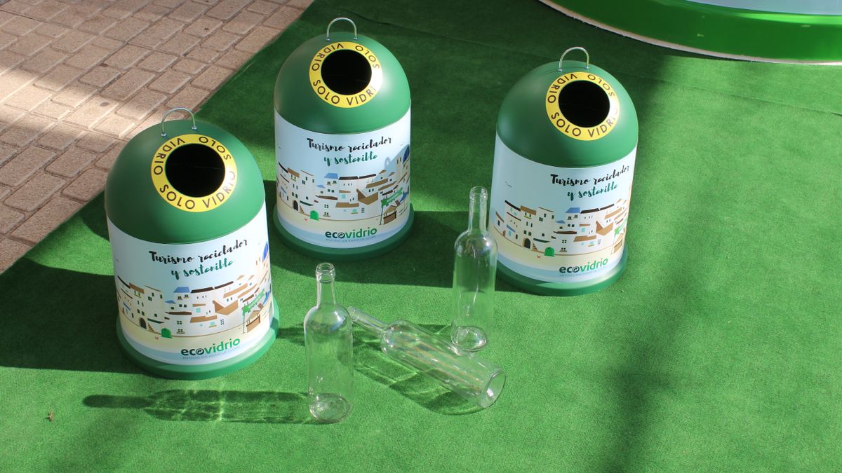 Ecovidrio y la Mancomunidad modernizarán más de 3.500 contenedores de reciclaje en la Costa del Sol - 240998427 3077433429205577 7622745648683696496 n Ecovidrio y la Mancomunidad modernizarán más de 3.500 contenedores de reciclaje en la Costa del Sol - 240998427 3077433429205577 7622745648683696496 n