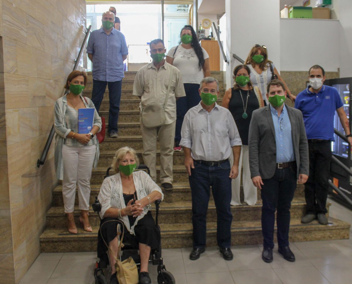 Nuevo centro de estancia diurna para personas con problemas de salud mental - IMG 5727 edited Alcalde de Estepona junto con miembros de la Asociación AFESOL