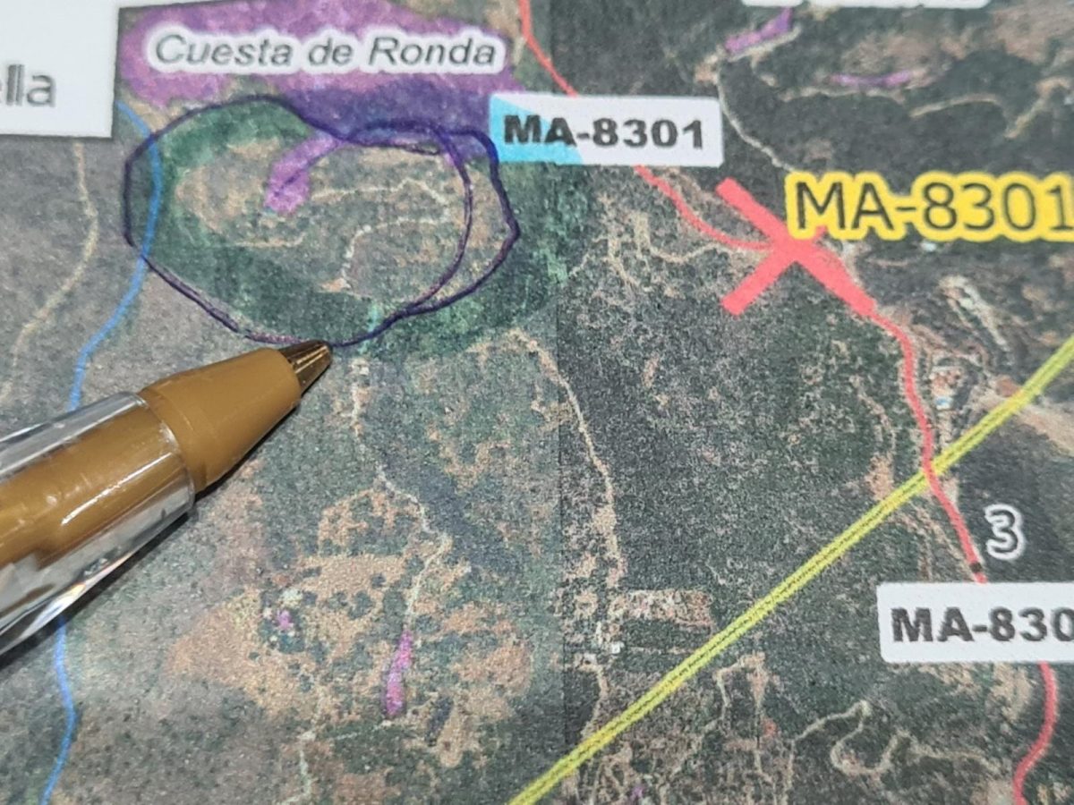 Desalojadas 40 personas de 11 viviendas en la zona de los Quiñones, en Estepona - E 9UDI9XoAwSsx1 1 Desalojo de viviendas en la zona de los Quiñones, al sur de Cuesta de Ronda, en Estepona.