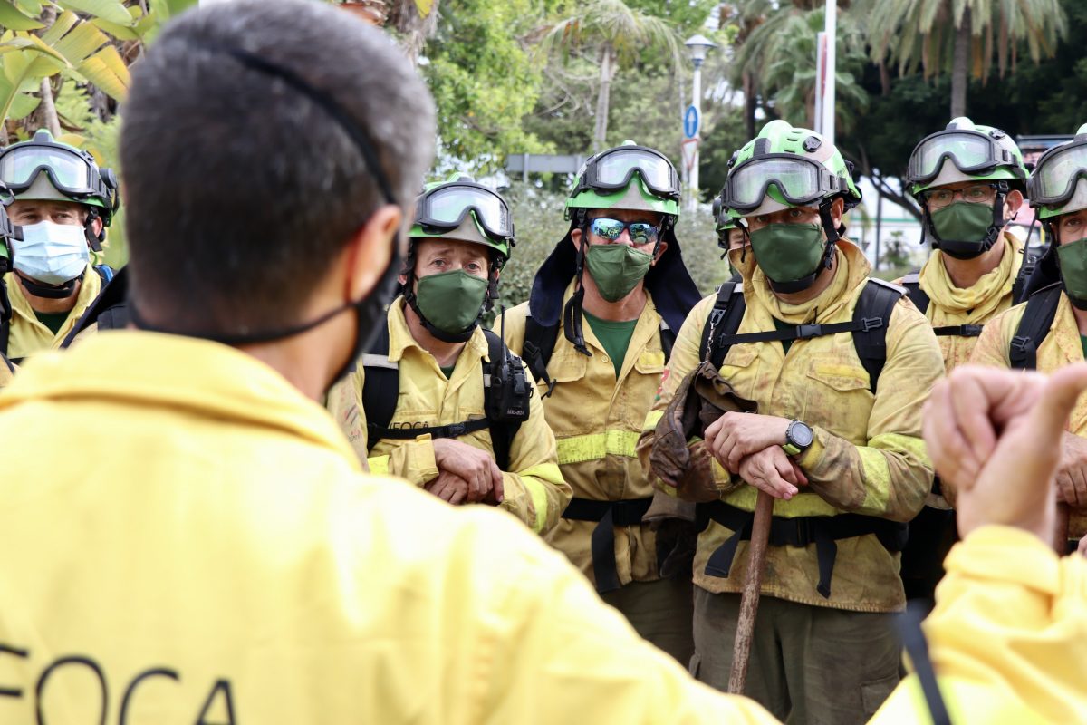 Aumentan a 85 los bomberos forestales para la liquidación del incendio, que podría durar diez días - INFOCA Aumentan a 85 los bomberos forestales para la liquidación del incendio, que podría durar diez días - INFOCA