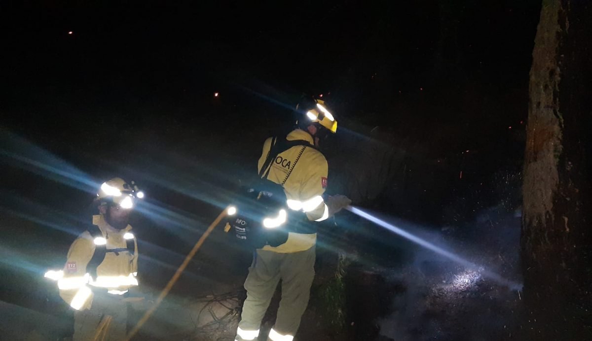 Las lluvias llegan para quedarse y podrían acelerar la extinción definitiva del incendio - Infoca noche