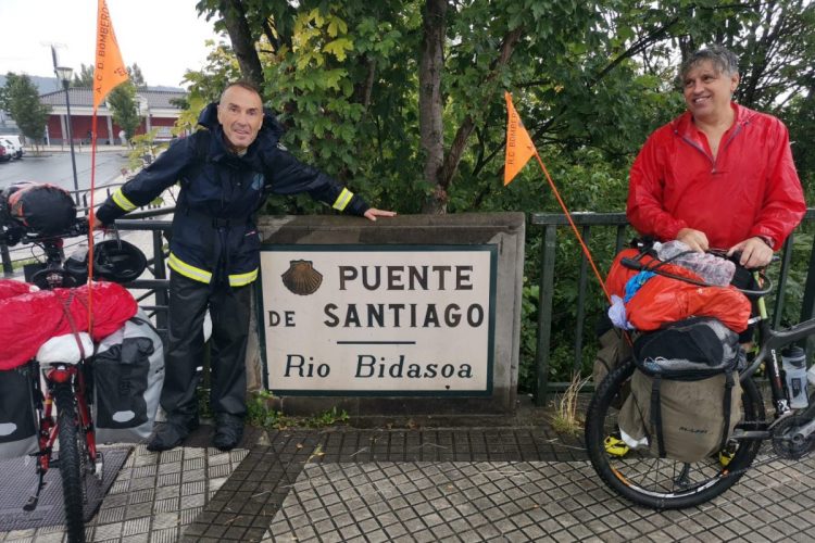 2.200 km en bicicleta, la nueva aventura solidaria de dos bomberos malagueños a favor de Apoyo Mutuo San Roque - WhatsApp Image 2021 09 01 at 14.07.24 e1630511098455 750x500 1 2.200 km en bicicleta, la nueva aventura solidaria de dos bomberos malagueños a favor de Apoyo Mutuo San Roque - WhatsApp Image 2021 09 01 at 14.07.24 e1630511098455 750x500 1