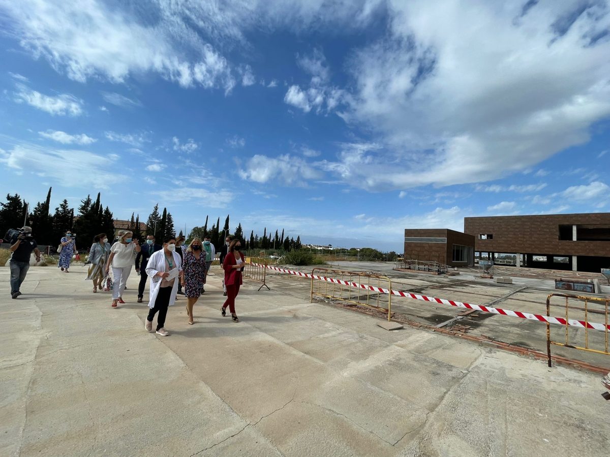 Un paso más en la ampliación del Hospital Costa del Sol, que incrementará en 38.000 cuadrados de superficie - WhatsApp Image 2021 09 23 at 19.12.42 La alcaldesa y la delegada de la Junta llegan a la ampliación del Hospital Costa del Sol.