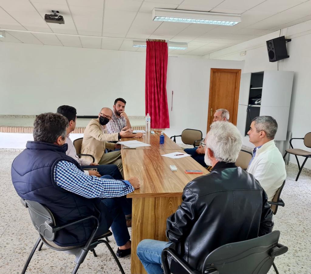 La Junta da los primeros pasos para diseñar las actuaciones de recuperación de Sierra Bermeja - reunión alcaldes Sierra Bermeja