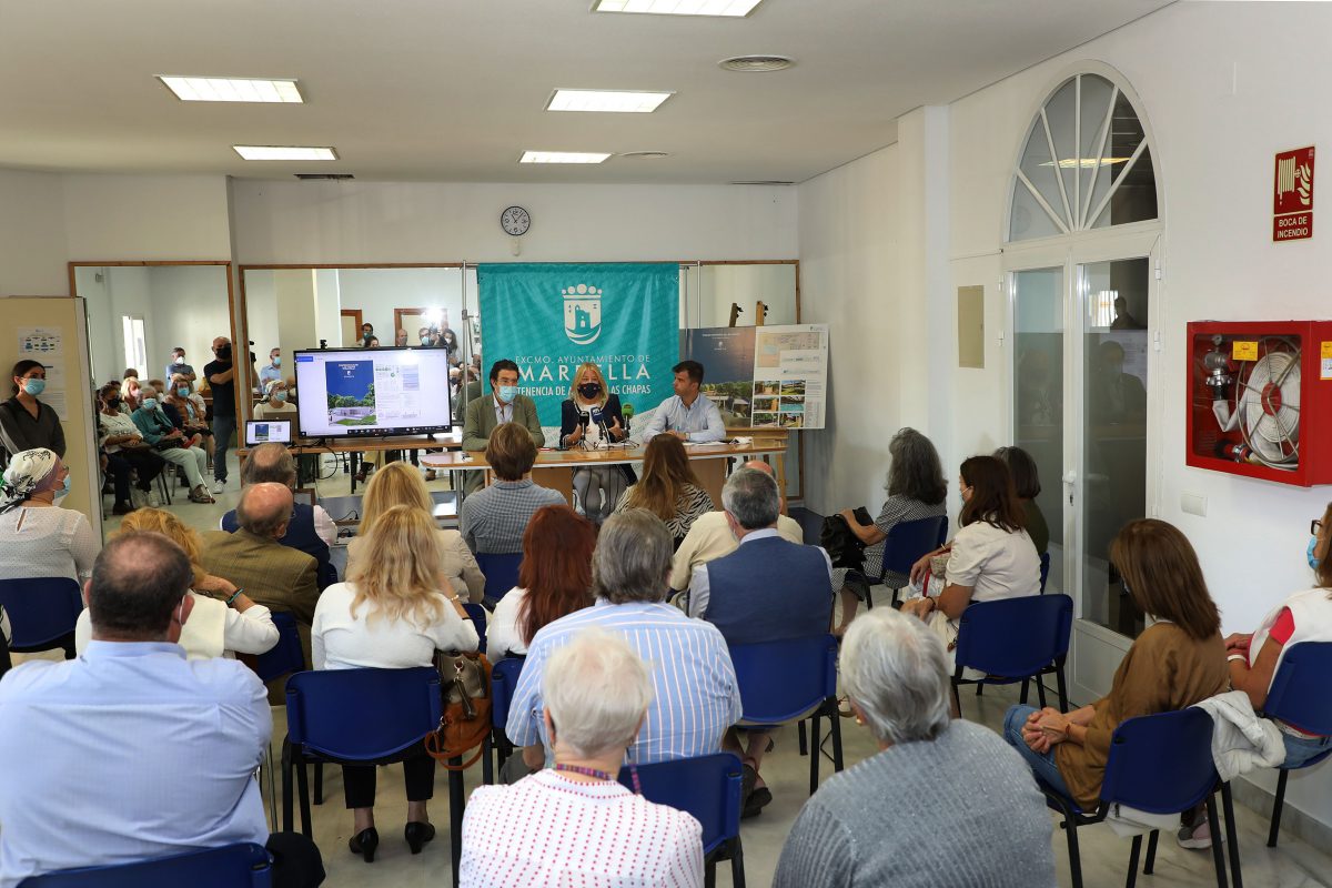El nuevo centro de salud y la piscina cubierta de Las Chapas, pronto una realidad - 0H3A0825 Reunión de la alcaldesa con los vecinos Las Chapas.