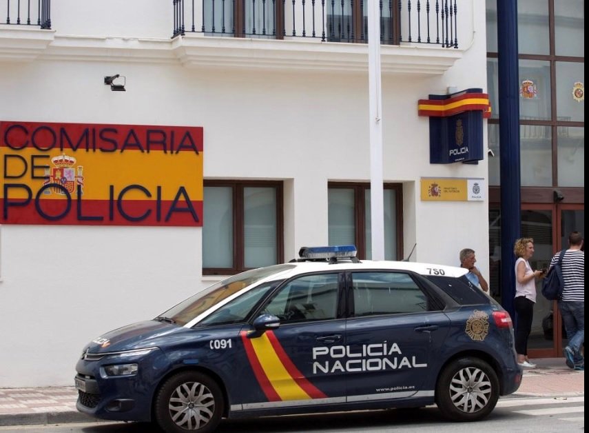 Se dan a la fuga en coche con un revólver durante un control policial en Estepona - 20211023 Foto Estepona Patrulla de Policía Nacional. Archivo