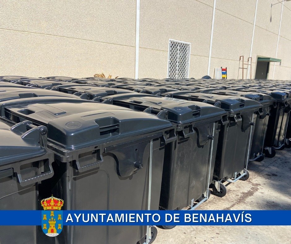 Marbella, Estepona y Benahavís prorrogan el plazo de pago de la tasa de basura hasta el 2 de octubre - 248268036 1755207974671199 7297195927999301699 n Contenedores de polietileno adquiridos por el Ayuntamiento de Benahavís.